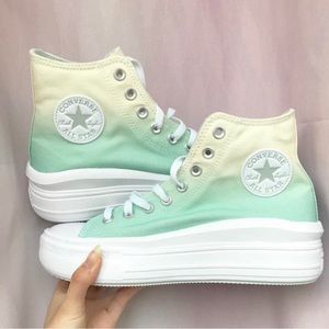 Perfect condition gradient Converse Platform High Tops!